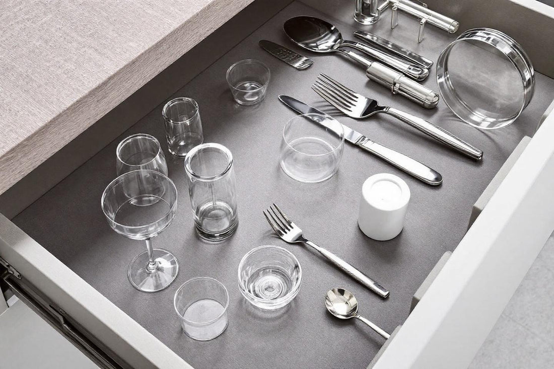Comment ranger des verres dans un tiroir : guide pratique pour optimiser l'espace