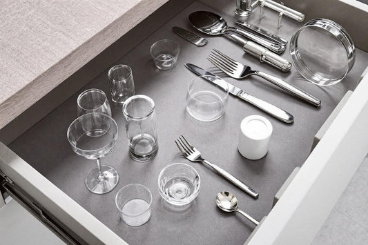 Comment ranger des verres dans un tiroir : guide pratique pour optimiser l'espace